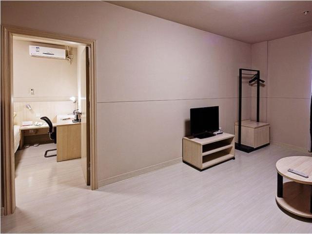 Jinjiang Inn Taizhou Jiangzhou South Road Екстер'єр фото